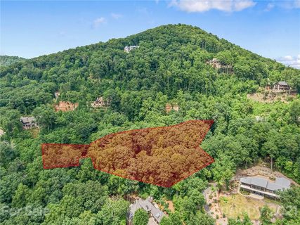 841 Blackthorne Lane