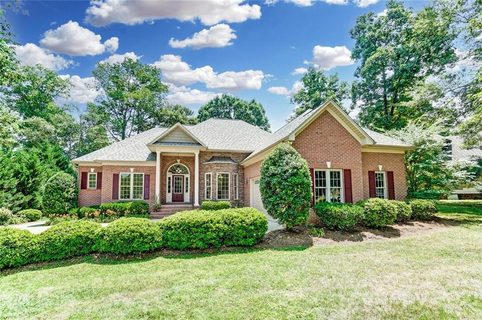 1510 Stoneyridge Drive