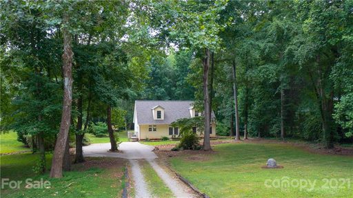 7648 Forest Oak Drive sold home in Forest Oaks, Denver, NC