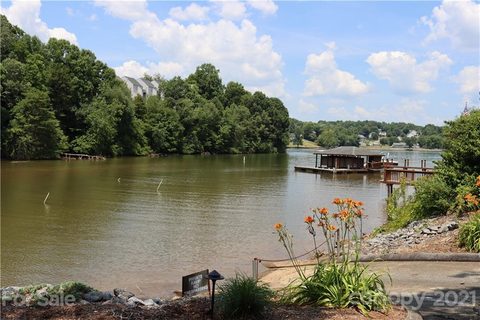2200 6th Street 7 sold condo in Lakeside Condominiums, Hickory, NC