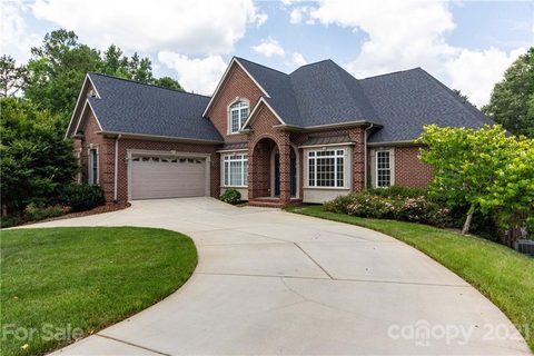 1230 Silver Arrow Court sold home in Huntington Farms, Fort Mill, SC