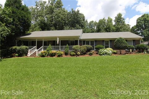 122 Crystal Brook Drive