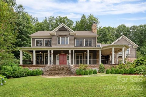 348 Connemara Overlook Drive sold home in Trenholm Woods, Hendersonville, NC