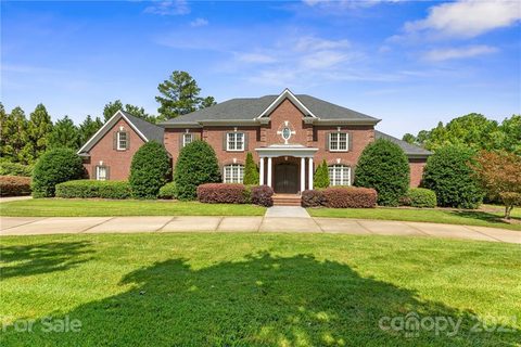 2086 Kings Manor Drive