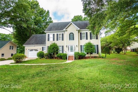 2045 Picnic Drive sold home in South Lakes, Newton, NC