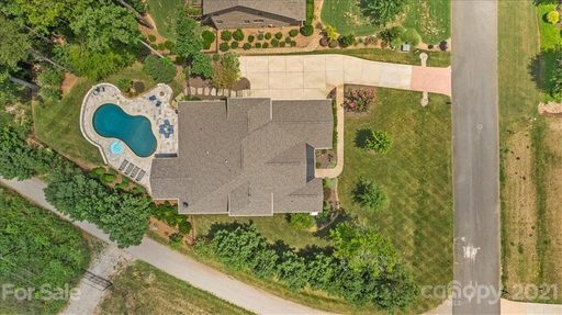 709 Fawns Glen Place sold home in Heron Cove, Clover, SC