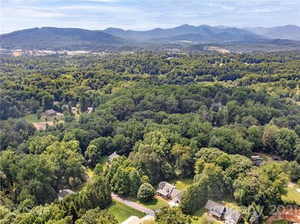 8 Cambridge Drive 3 sold home in High Meadows, Candler, NC