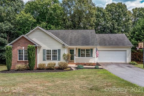2104 Redberry Lane