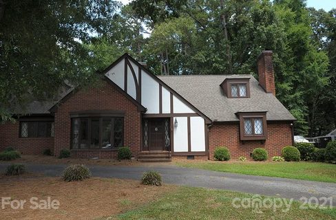 100 Wellington Drive