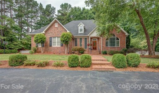 1001 Colony Court sold home in Forest Brook, Gastonia, NC