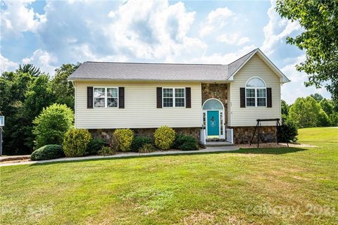 457 Meadowridge Drive sold home in Meadowridge Acres, Taylorsville, NC
