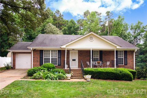 4924 El Mundo Street sold home in Americana Park, Charlotte, NC