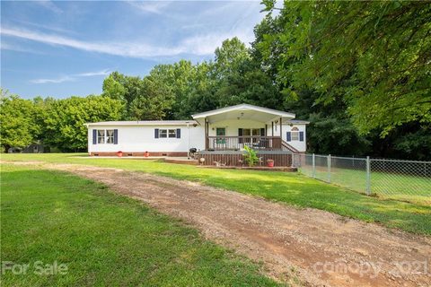 1611 Sandy Hill Road sold manufactured home in Mallard Lakes, York, SC