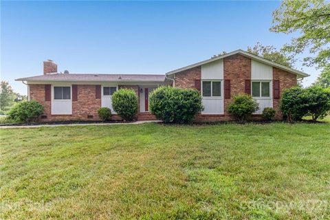 516 Kingfield Drive sold home in Kingfield, Concord, NC
