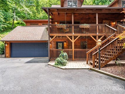 366 Hickory Drive sold home in Ridgewood Estates, Waynesville, NC