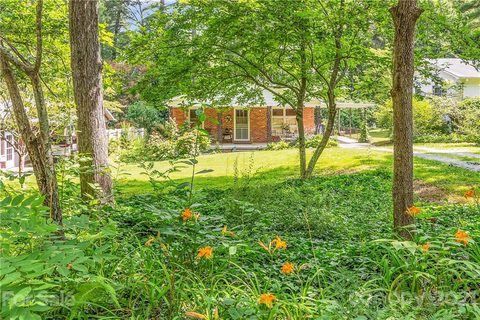 433 Princess Ann Drive sold home in Westwood, Hendersonville, NC