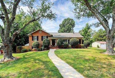 1900 Edgewater Drive