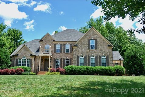 8042 Talcott Drive sold home in Stonebridge, Mint Hill, NC