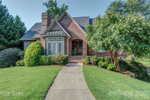3013 Greenmont Circle