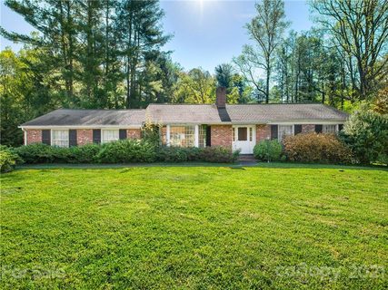 112 Hawthorn Drive