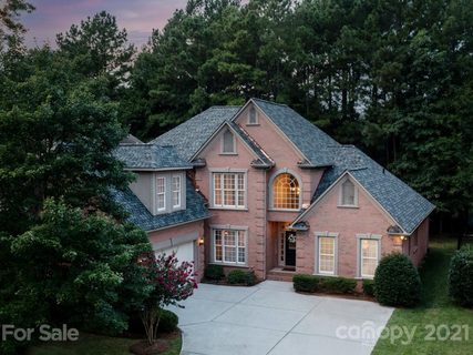 11660 James Richard Drive sold home in Vanderbilt At Providence, Charlotte, NC
