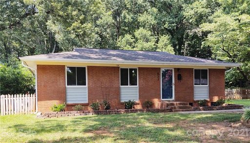 823 Ridgedale Court sold home in Farmcrest, Charlotte, NC
