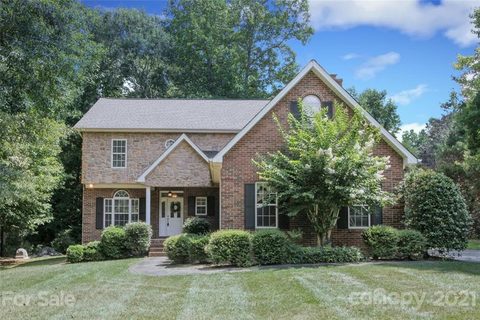 417 Farm Branch Drive sold home in Huntington Farms, Fort Mill, SC