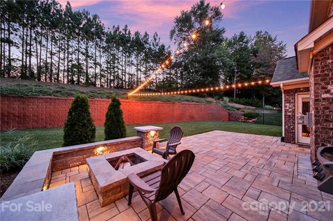 963 Rock Forest Way