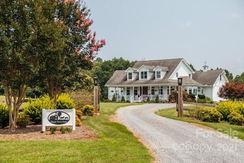 724 Moore Road sold home in Overhill Farm, Tryon, NC