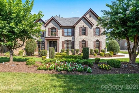 1027 Woodhall Drive