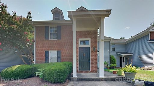2907 Iron Gate Lane