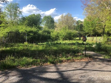 202 Dundee Street sold lot in Bonnie Brae, Hendersonville, NC