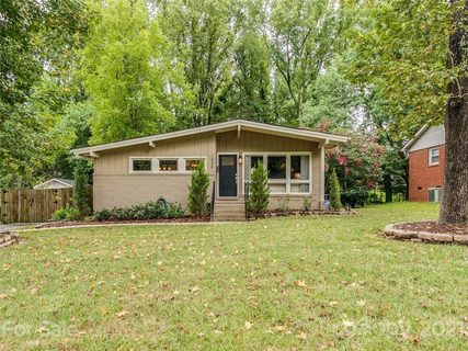 1426 Edgewater Drive