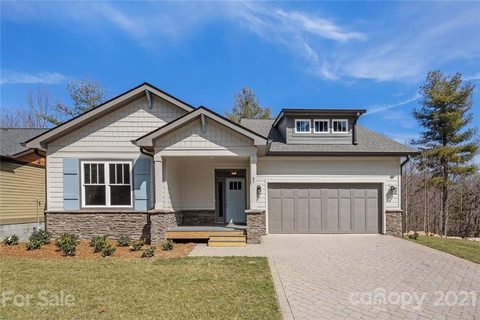 157 Hogans View Circle sold home in Hawks Ridge, Hendersonville, NC