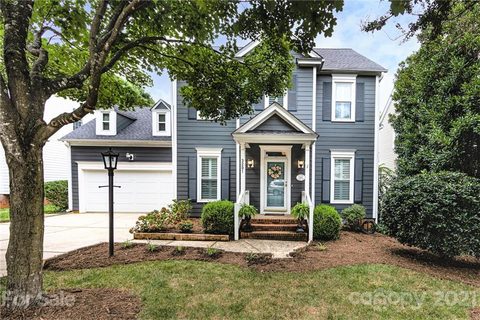 3201 Moores Glen Drive