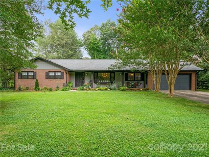 735 Shadywood Lane