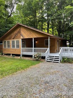 8 Elizabeth Lane sold home in Hemlock Forest, Maggie Valley, NC
