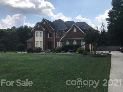 1076 Kite Court sold home in Heather Glen, Matthews, NC