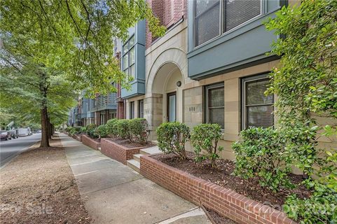606 E 10th Street