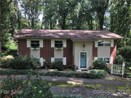 194 Forest Hills Circle