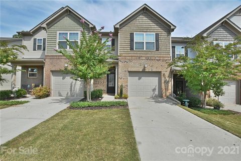 8013 Scarlet Oak Terrace