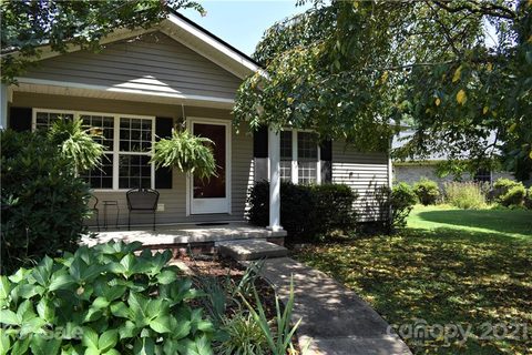 2375 Rosemont Court sold home in Rosemont, Hendersonville, NC