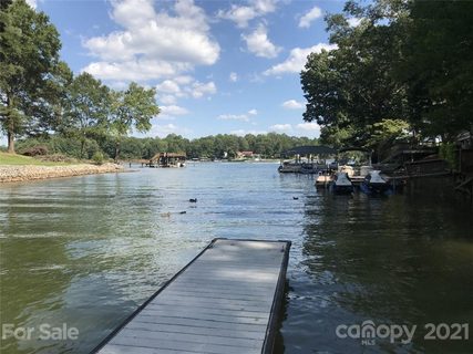 7351 Gabriel Street sold home in Caccia Cove, Sherrills Ford, NC