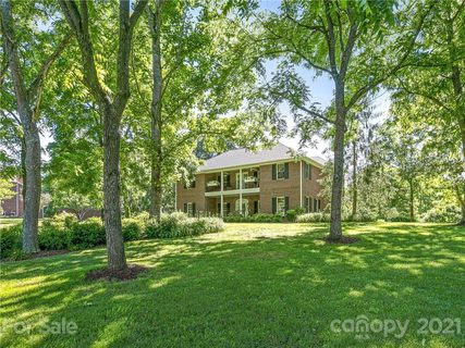5 Walnut Lane sold home in White Oak Plantation, Fletcher, NC