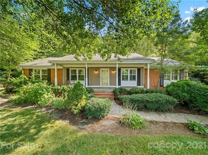15 Woodbury Road