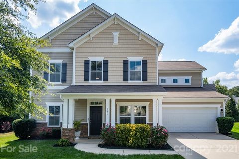 912 High Glenn Court