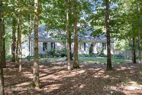 2222 E Providence Drive sold home in East Providence Estates, Charlotte, NC