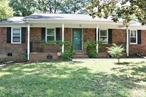 1661 Shadyside Lane