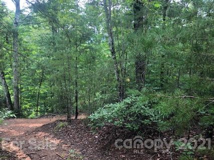 24 25 Summer Lane