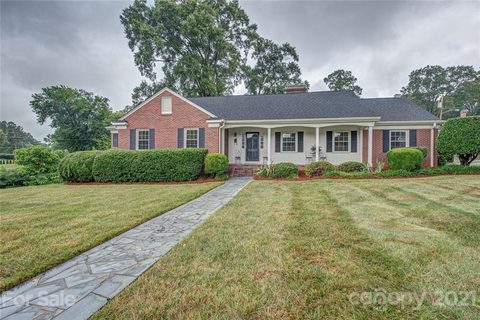 300 W 11th Avenue sold home in FOREST HILLS, Gastonia, NC